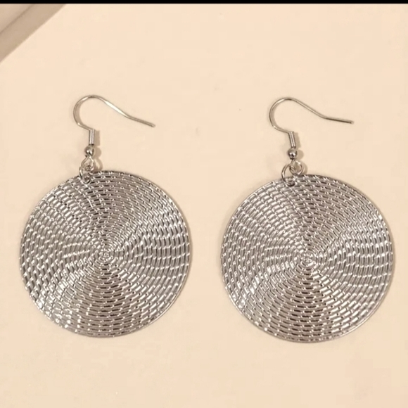 Fashion Jewelry, Silver pierced dangle earrings - Picture 1 of 3